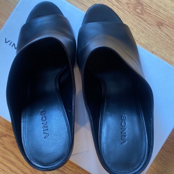 VINCE Woman black leather heels, size 9/39 - Picture 6 of 16
